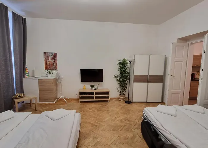 Krakovska 20 * Прага