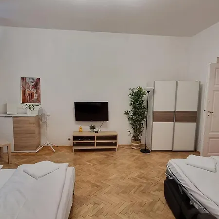 Krakovska 20 * Prága